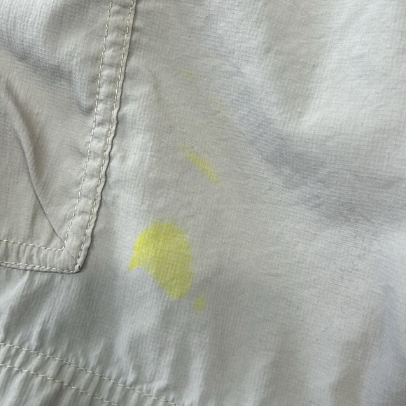 The North Face men’s khaki color shorts.  Nylon hiking. Size Large. Stain. - Picture 4 of 10